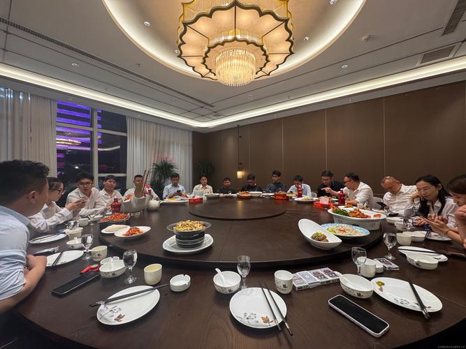 公司相册经营范围包括一般项目:社会经济咨询服务;接受金融机构委托